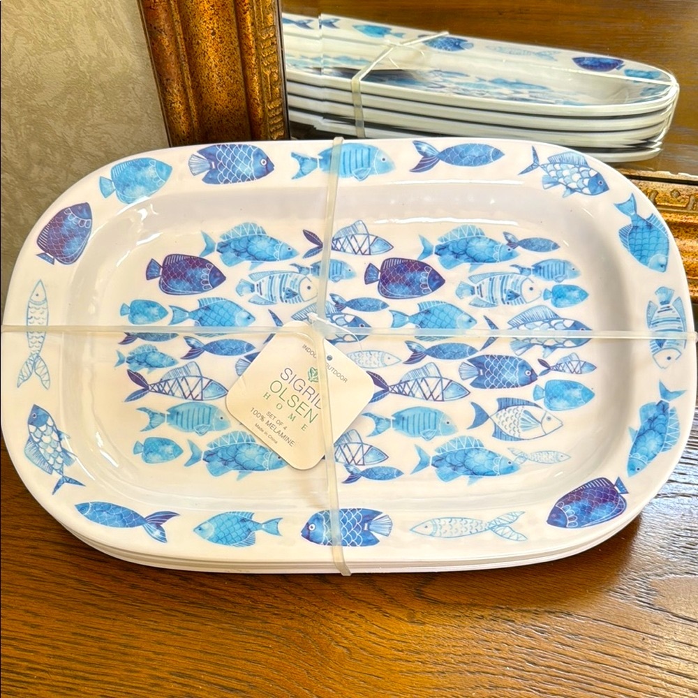 New Sigrid Olsen Blue Fish Melamine Set (4). Rectangular serving plates 9” x 14” - Picture 4 of 7